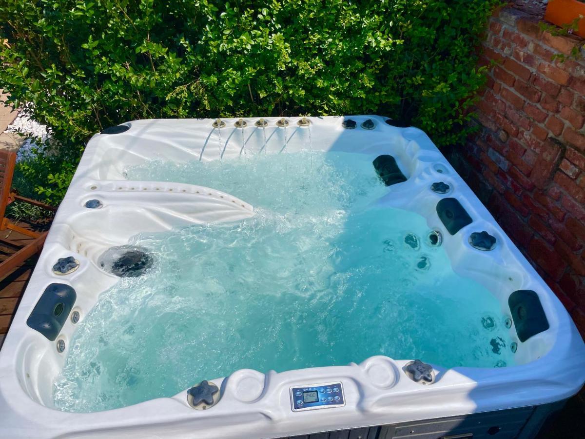 Terrace Premium Belvaros Jacuzzival Apartment Veszprém